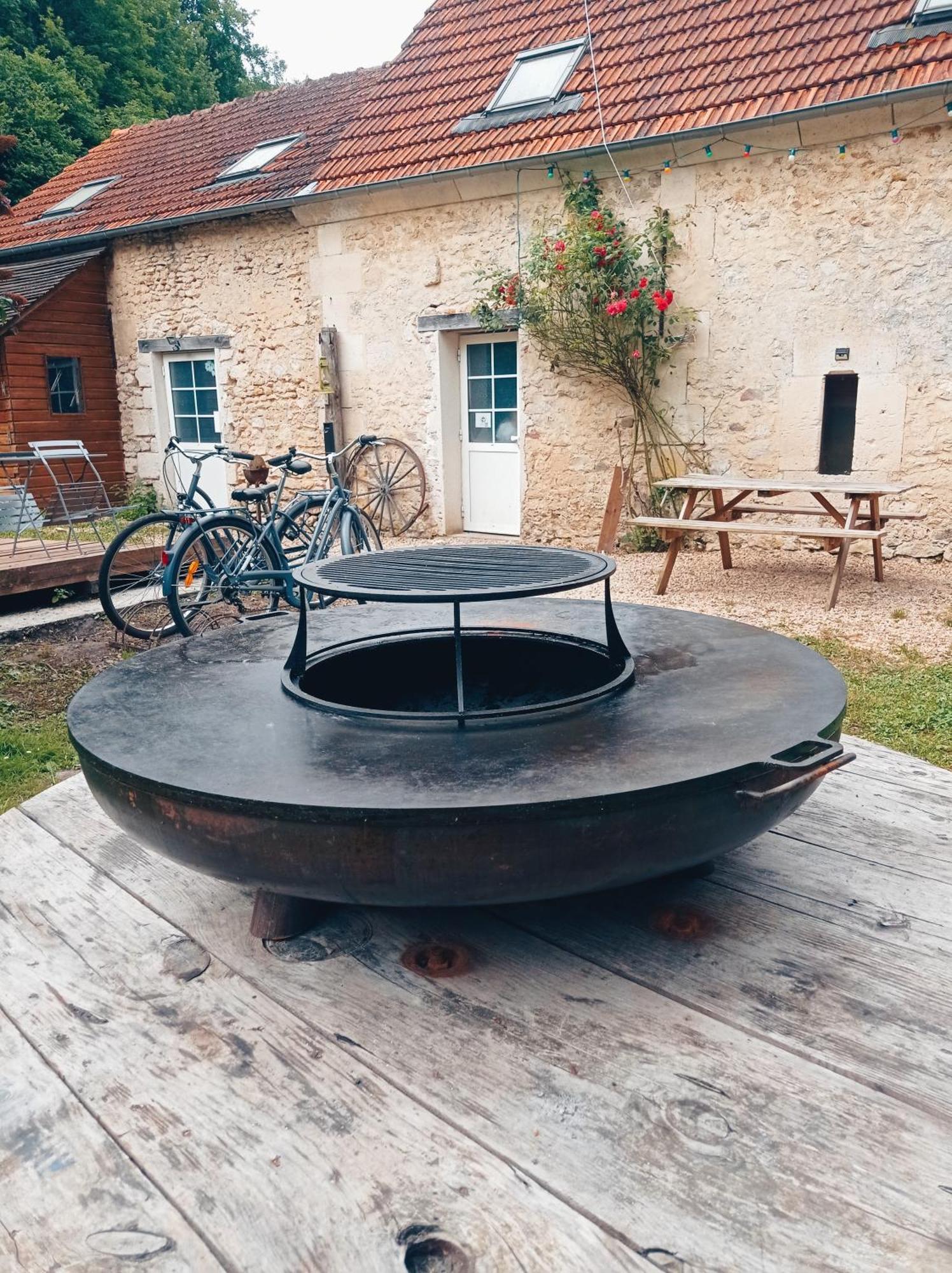 Chez Tombivouac Villa Pierrefonds Exterior foto