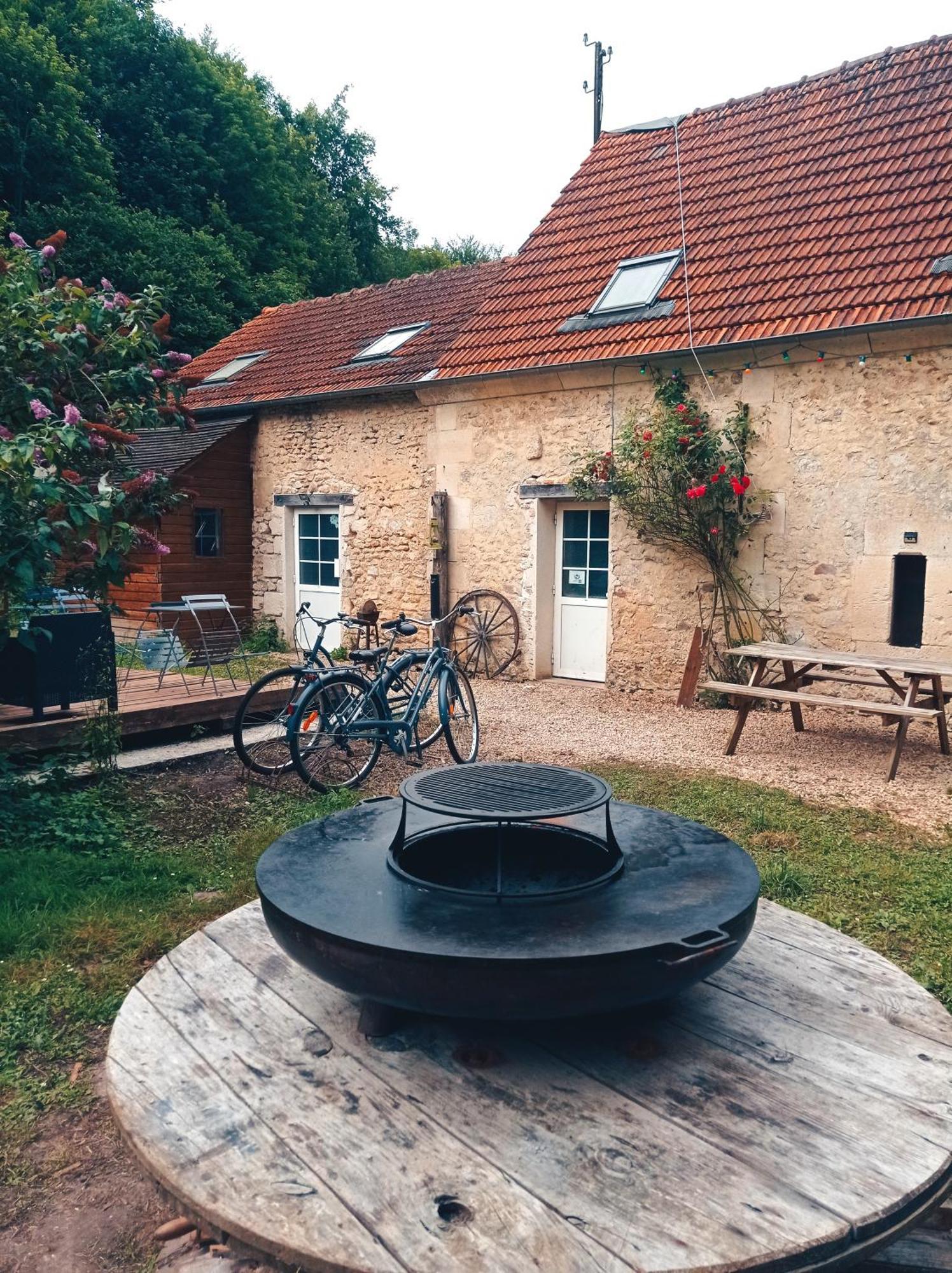 Chez Tombivouac Villa Pierrefonds Exterior foto